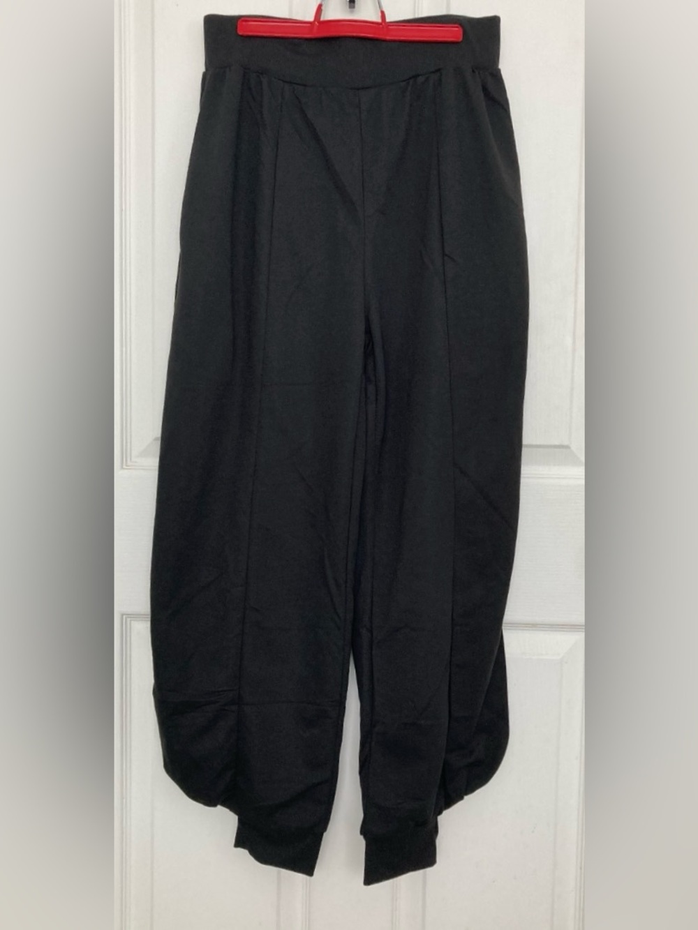 NWT black jogger sweatpants with pockets and cute ruched cuff detail